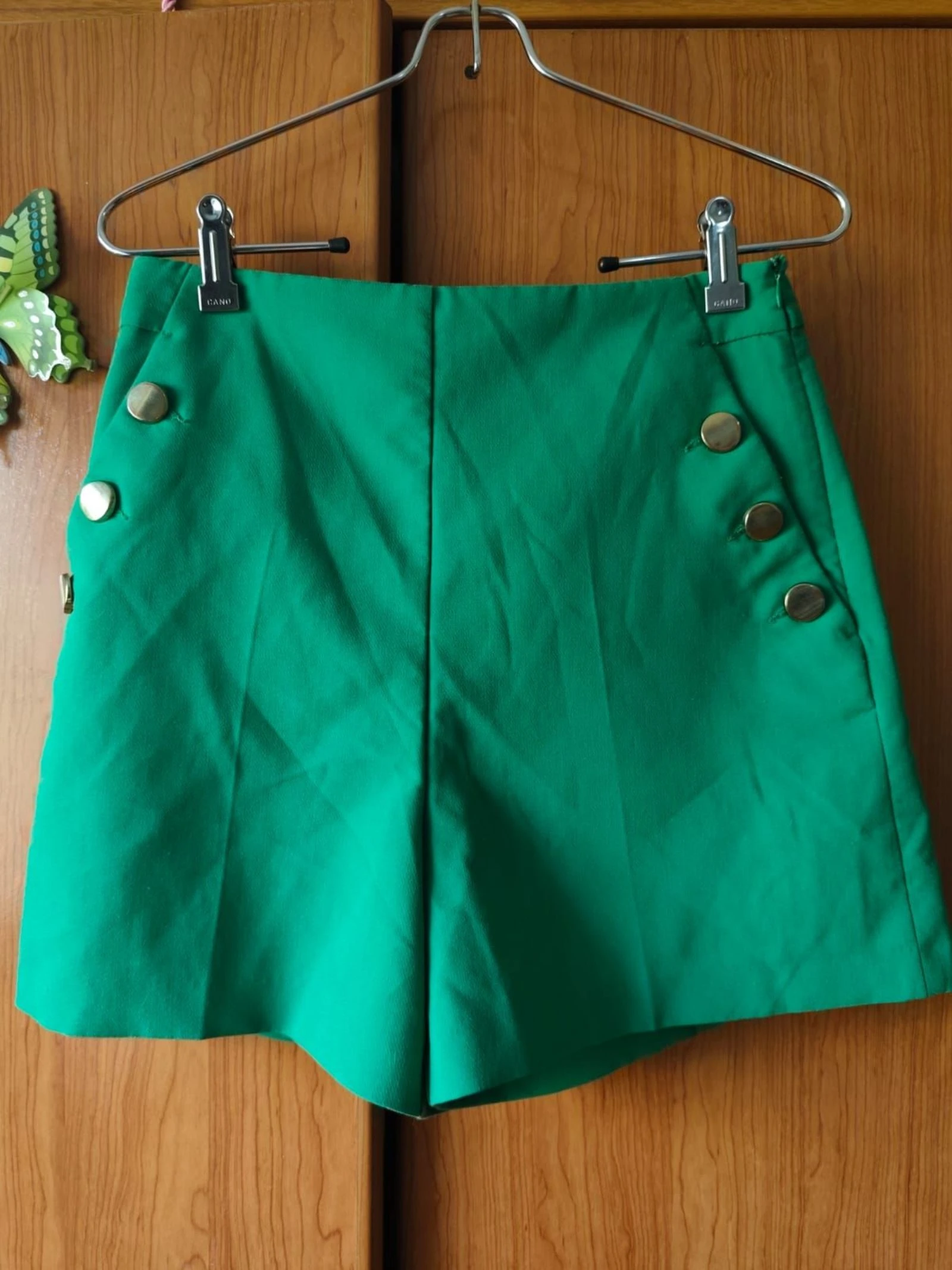 Zara short falda cruzado verde, botones dorados T.M